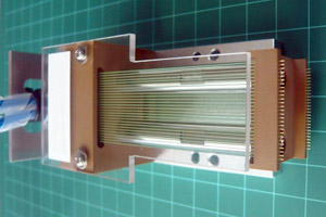 �R�l�N�^�����p�j�[�h���s������ �ʐ^